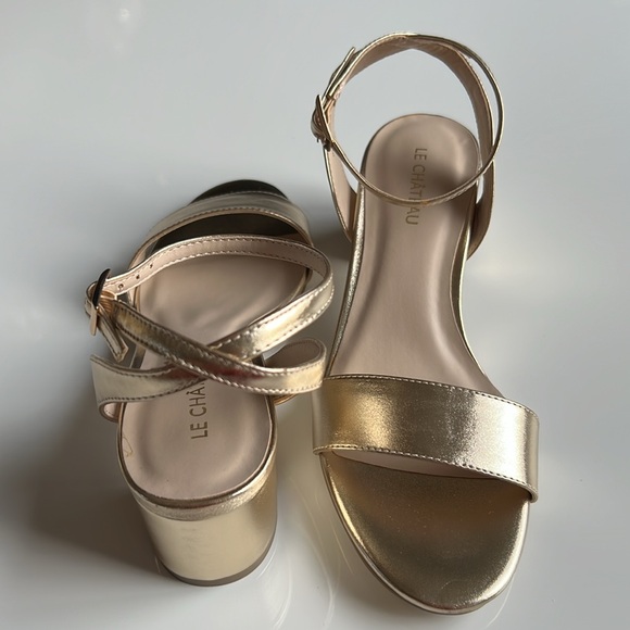 Le Chateau block heel gold sandals, new - Picture 2 of 5
